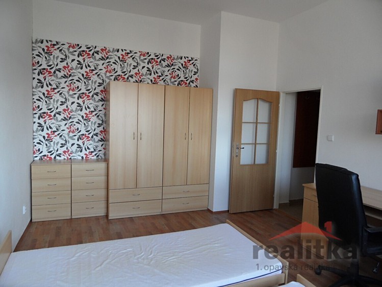 Pronájem bytu 1+kk, 30 m² (5 z 8)