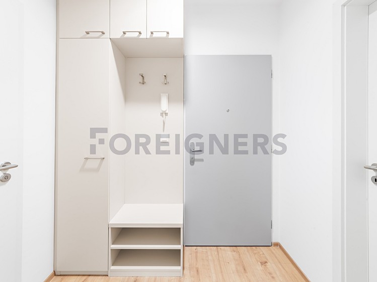Pronájem bytu 1+kk, 28 m² (5 z 8)