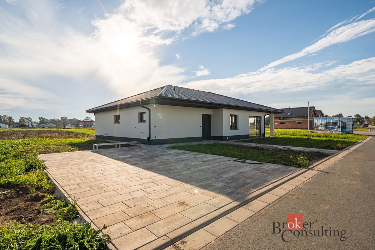 Prodej rodinného domu 127 m², pozemek 818 m², Dašice – fotka 1 z 3