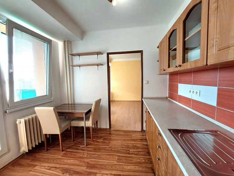 Wohnung 1+1 zur Miete, 37 m² (1 von 6)