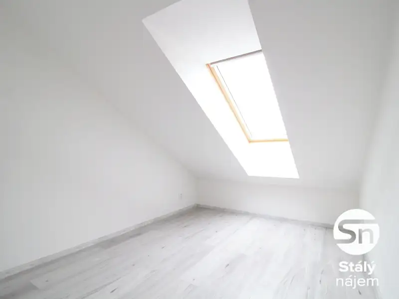 Pronájem bytu 3+kk 78 m², Milovice – náhled fotky 2