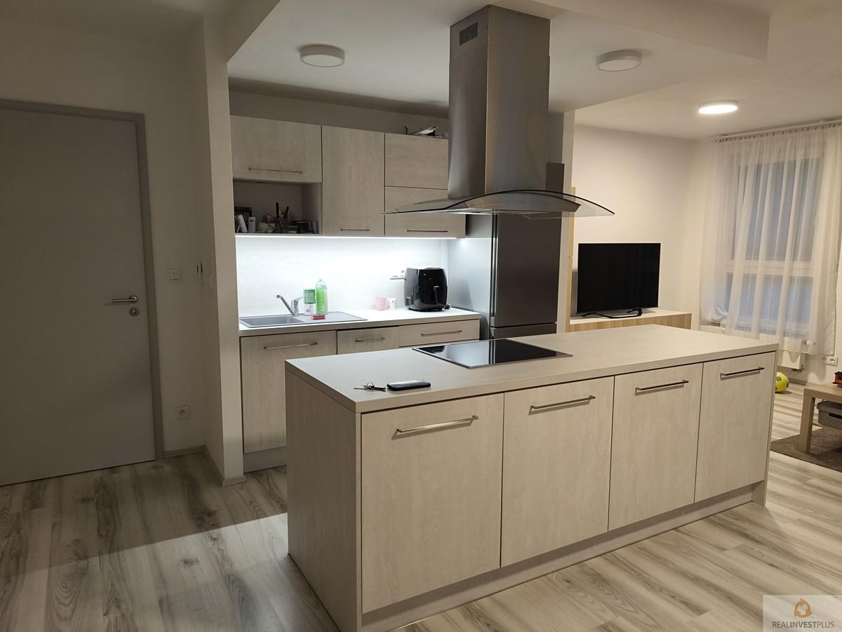 Pronájem bytu 2+kk 76 m²