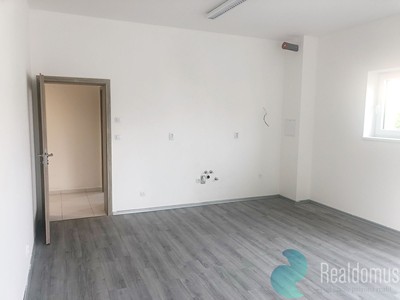 Комерційне приміщення в оренду, 89 м² (3 з 11)