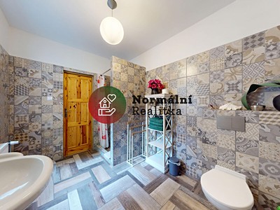 Комерційне приміщення на продаж, 186 м² (3 з 67)