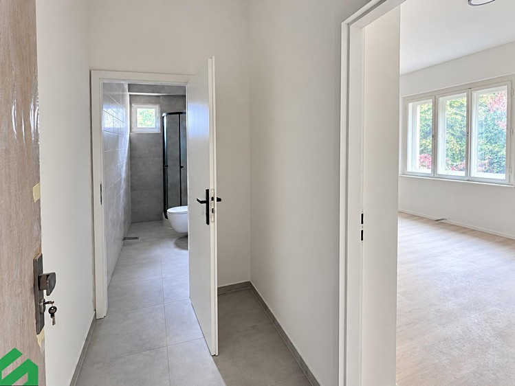 Квартира 1+kk в оренду, 30 м² (4 з 8)