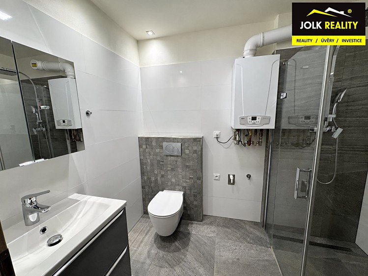 Pronájem bytu 1+kk, 30 m² (6 z 7)