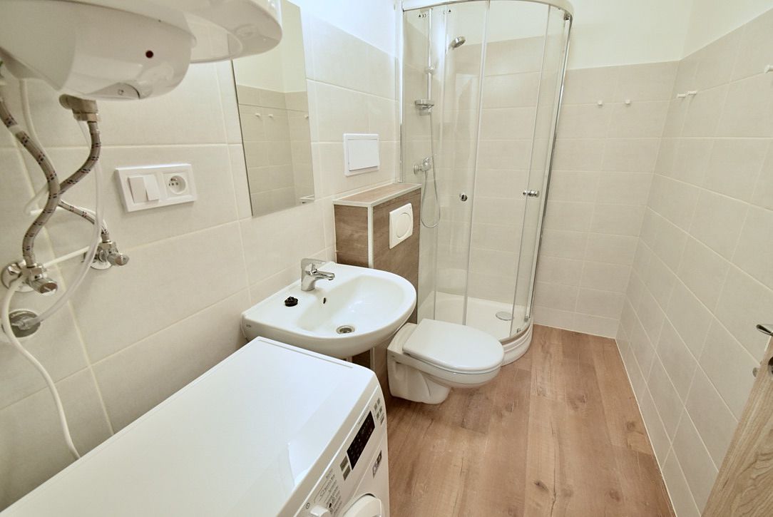 Pronájem bytu 1+kk 27 m² – fotografie 2