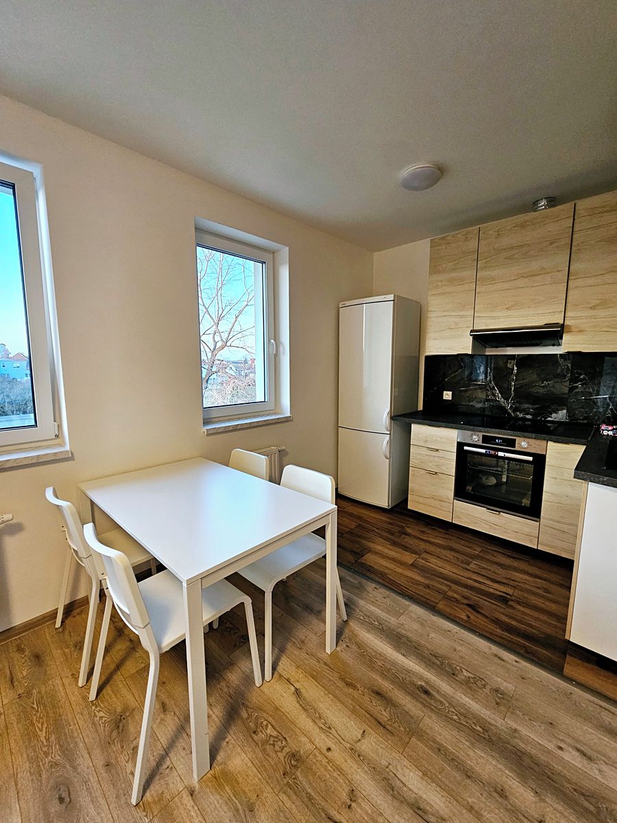 Pronájem bytu 2+kk 49 m² – fotografie 3