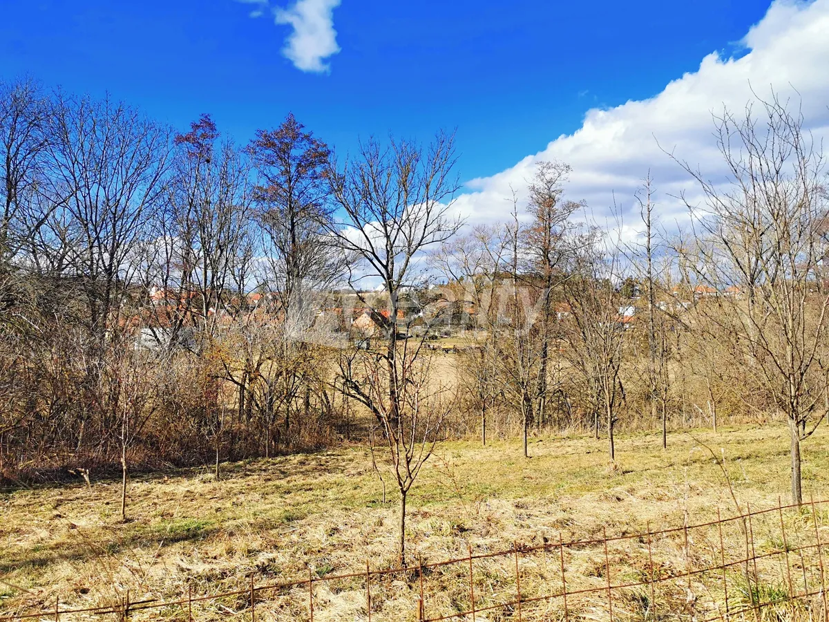 Prodej stavebního pozemku 1975 m²