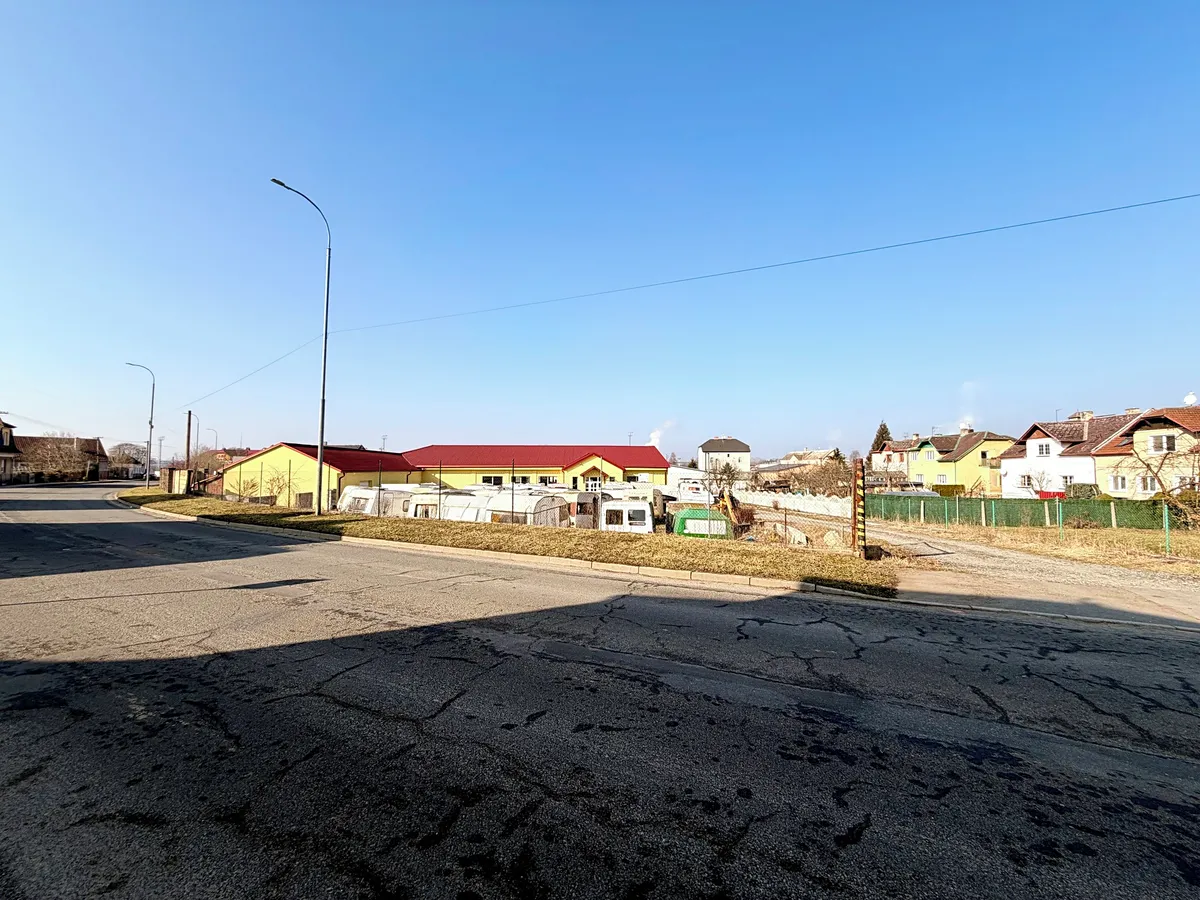 Prodej obchodního prostoru 1200 m²