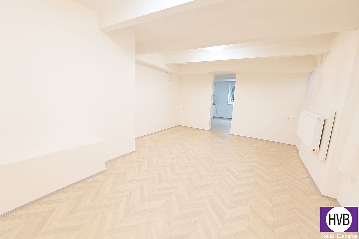 Pronájem bytu 2+kk 62 m² – fotografie 4