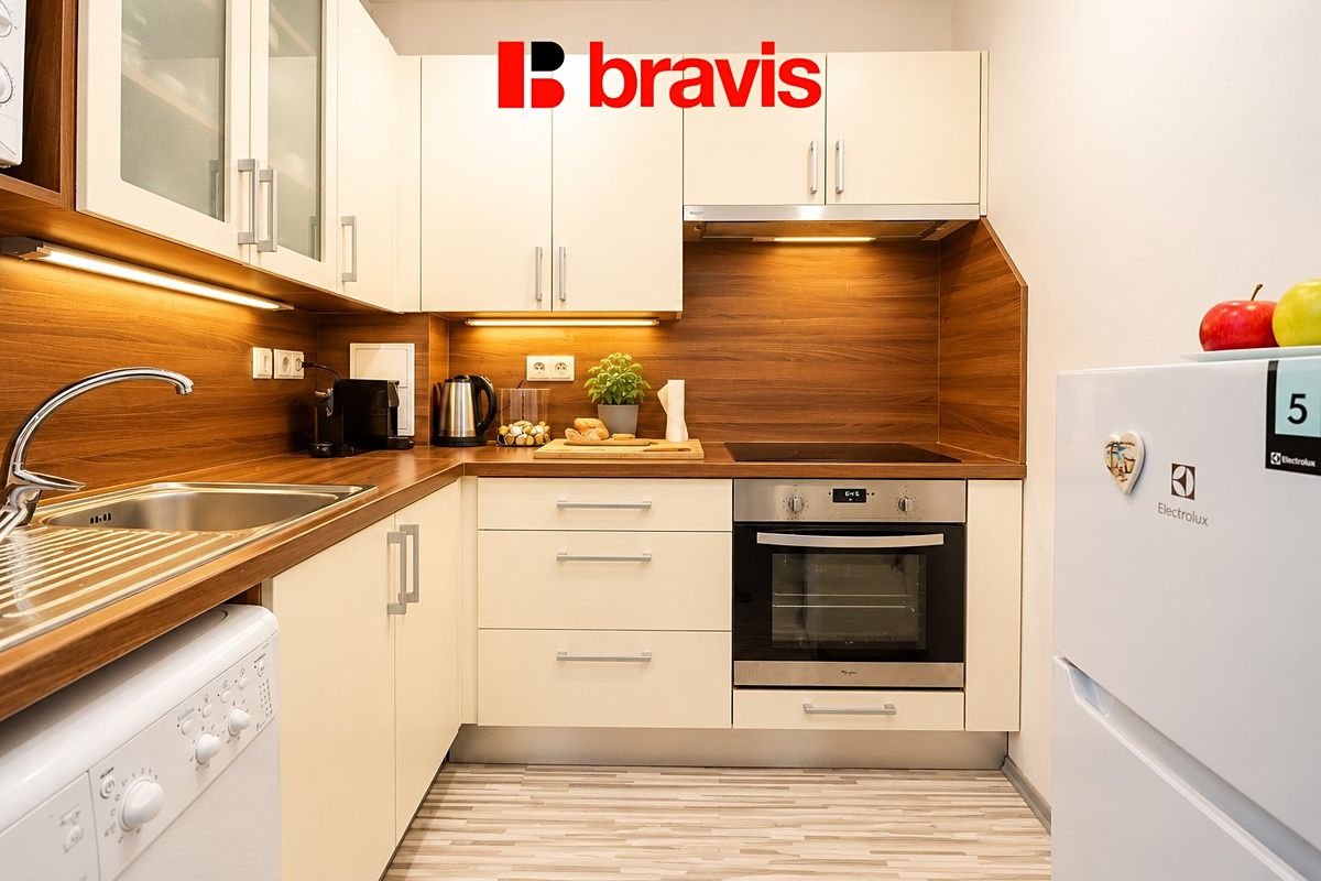 Pronájem bytu 1+kk 31 m² – fotografie 2