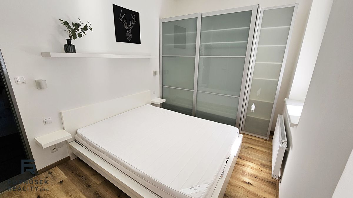 Pronájem bytu 2+kk 45 m² – fotografie 3