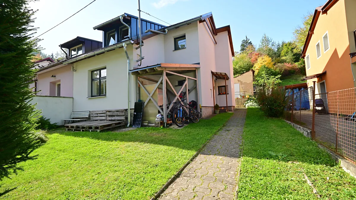 Prodej rodinného domu 135 m², pozemek 1224 m²
