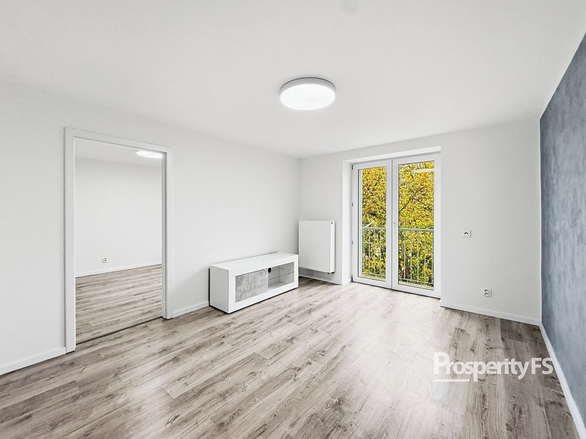 Pronájem bytu 2+1 54 m² – fotografie 3