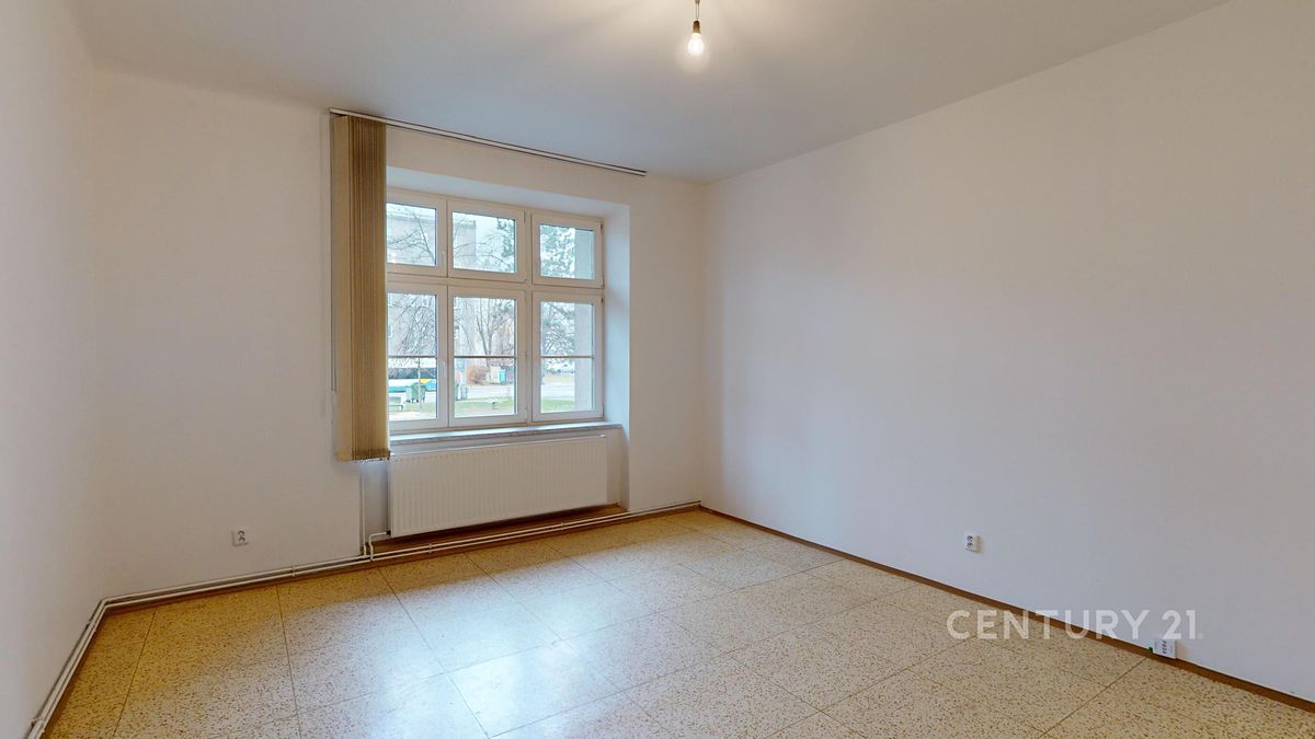 Pronájem bytu 2+1 85 m² – fotografie 3