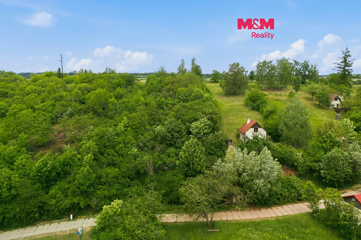 Prodej stavebního pozemku 2033 m²