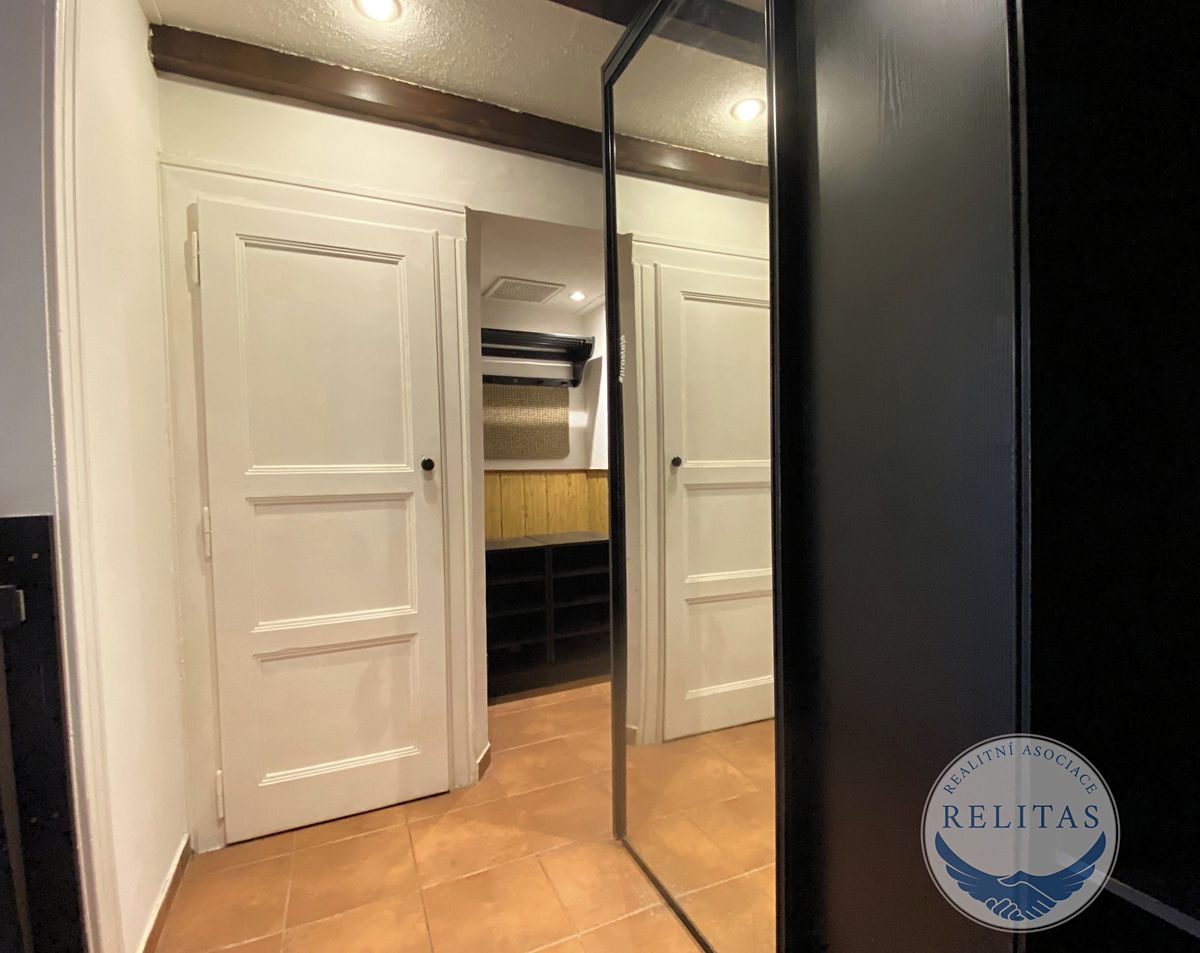 Prodej bytu 1+1 34 m², Praha – fotka 1 z 3
