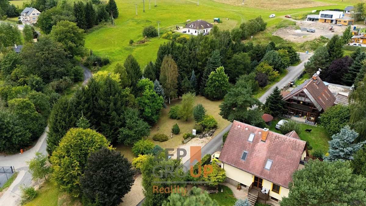 Prodej stavebního pozemku 1555 m²