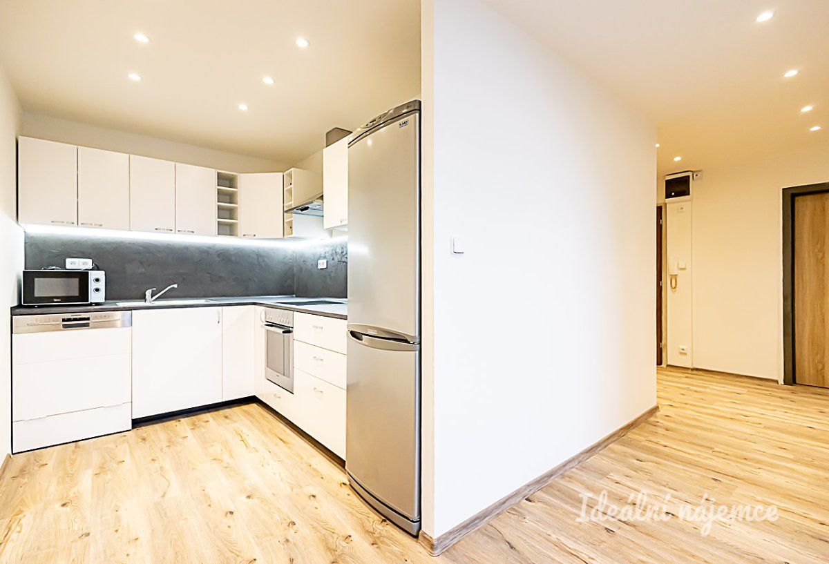 Pronájem bytu 3+kk 67 m² – fotografie 3