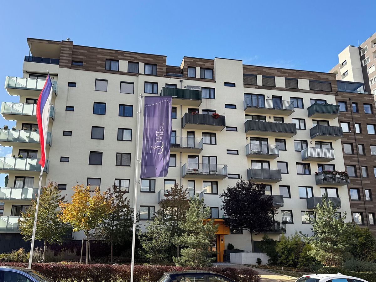 Pronájem bytu 2+kk 57 m² – fotografie 2