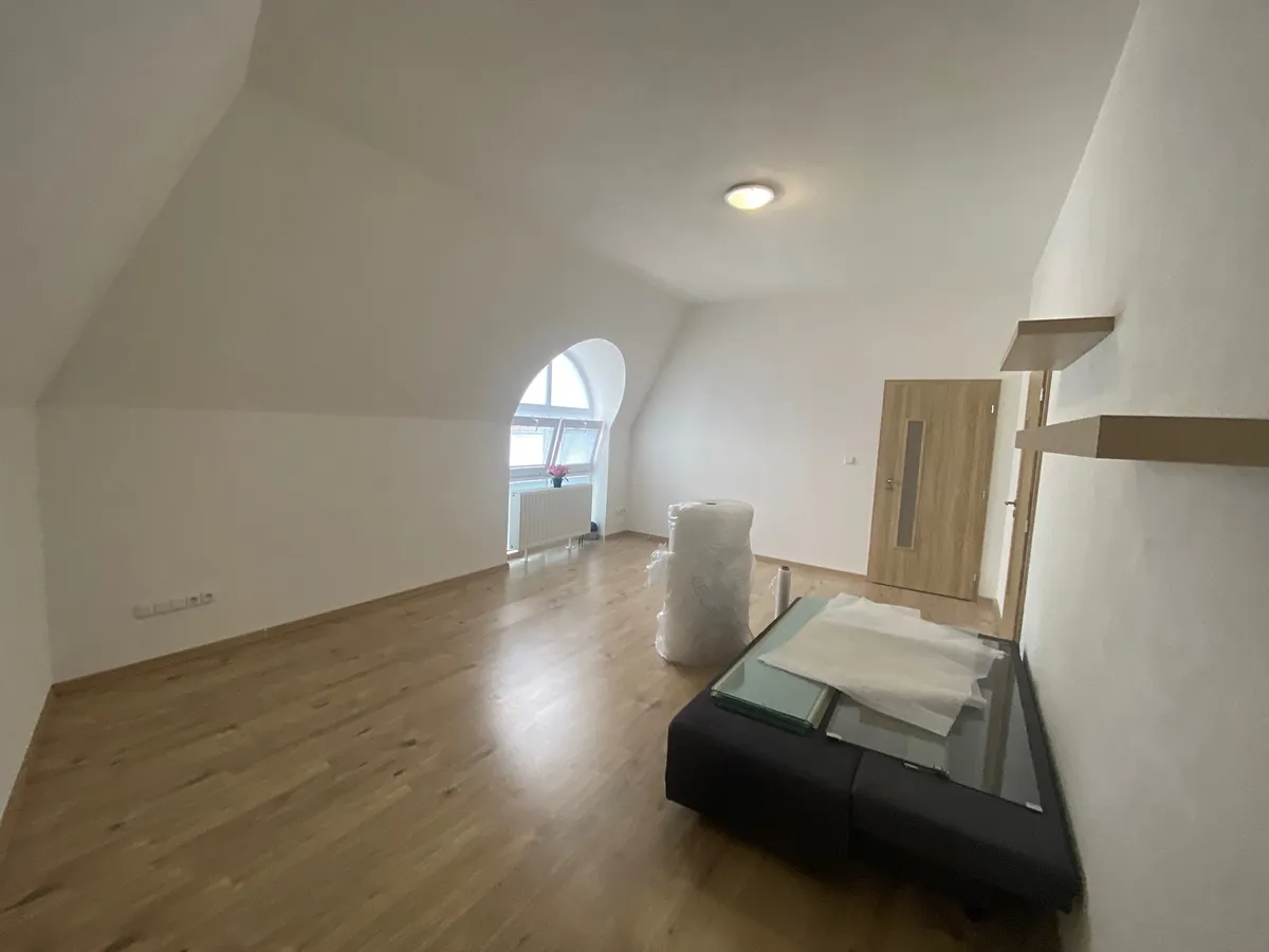 Pronájem bytu 3+kk 106 m²