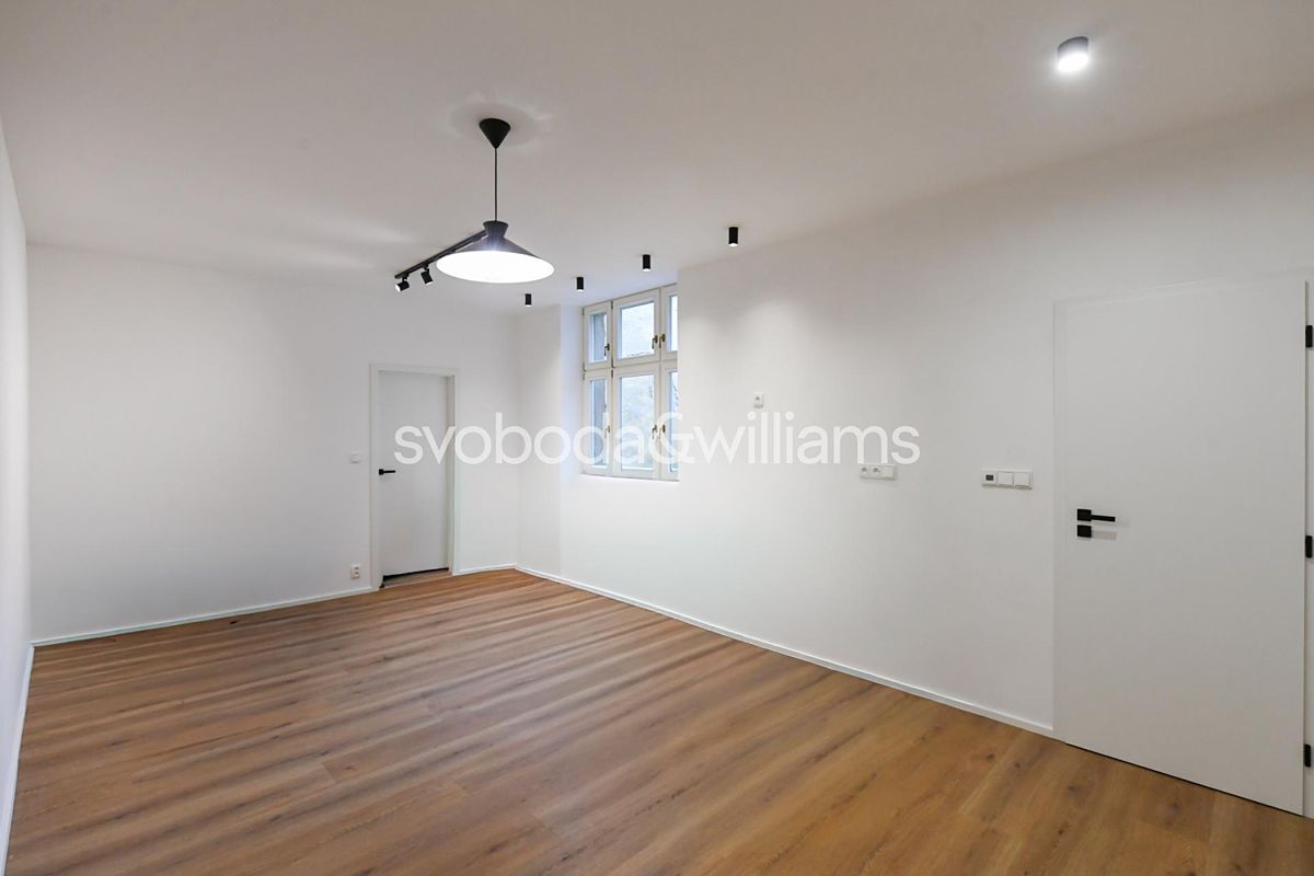 Pronájem bytu 2+kk 35 m² – fotografie 2
