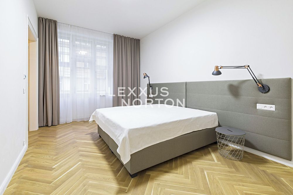 Pronájem bytu 2+kk 71 m² – fotografie 3