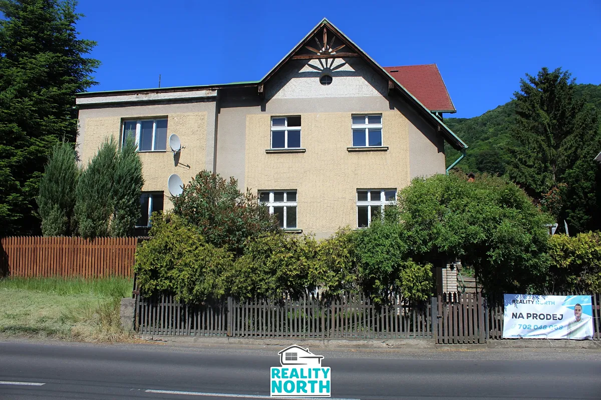Prodej rodinného domu 218 m², pozemek 1155 m²