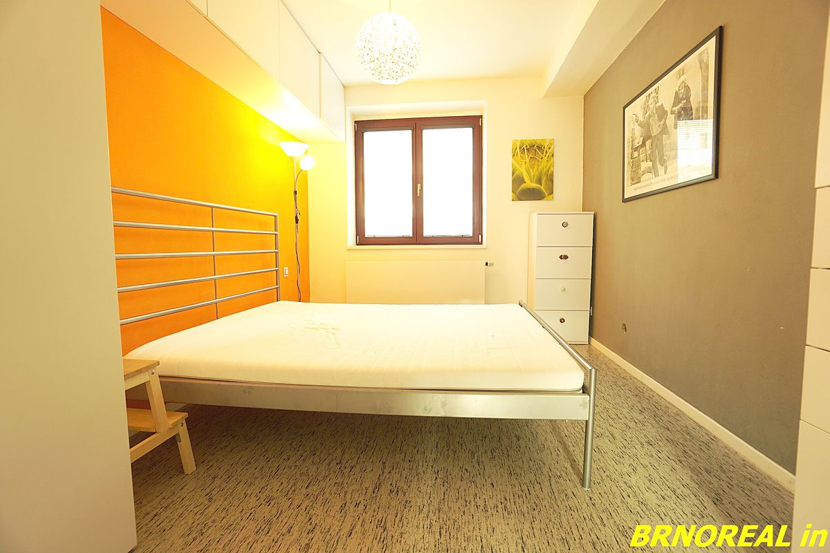 Pronájem bytu 2+kk 43 m² – fotografie 3