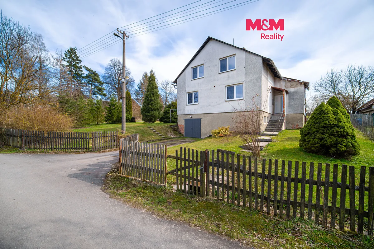 Prodej rodinného domu 160 m², pozemek 2358 m²