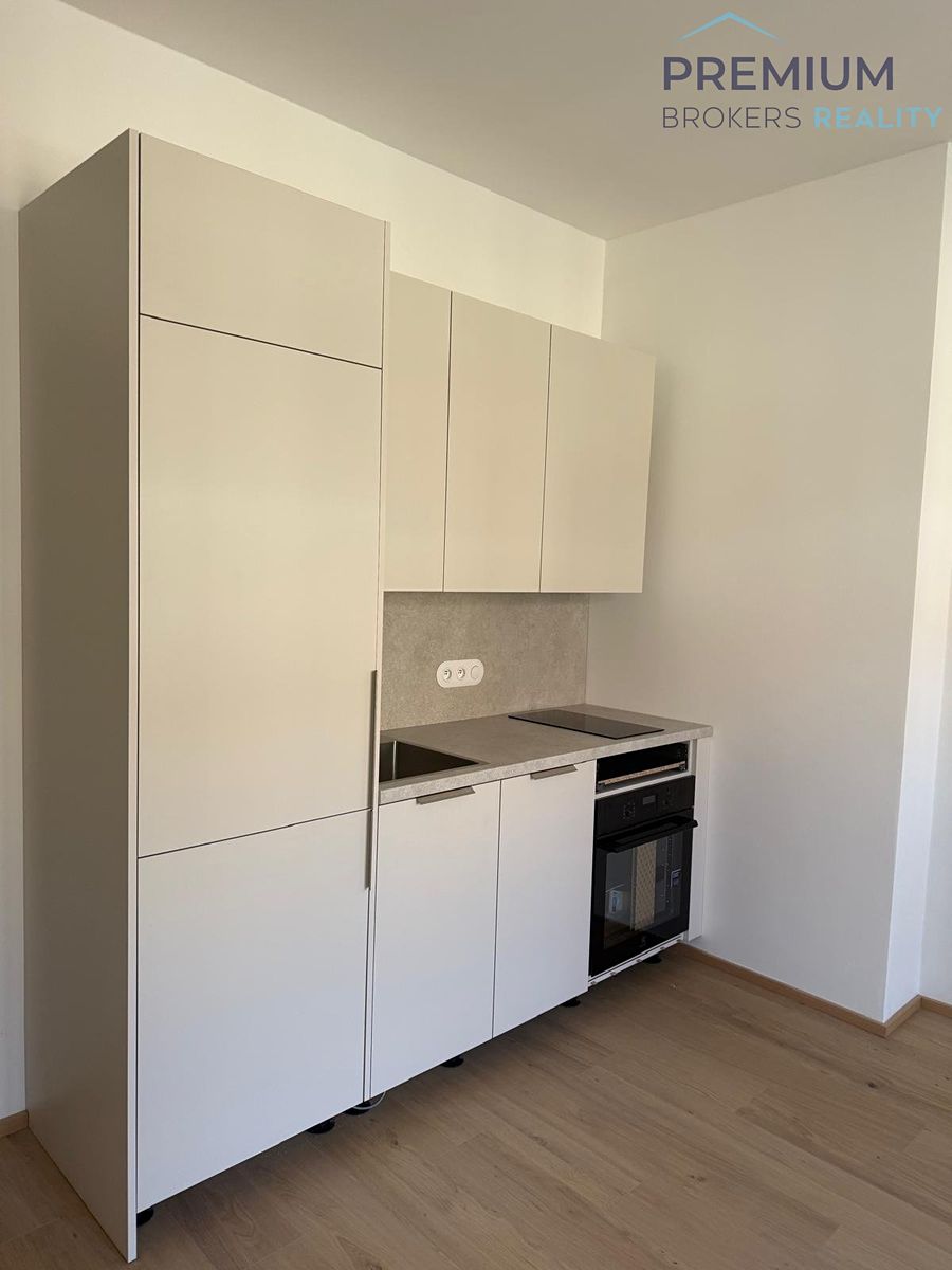 Pronájem bytu 1+kk 32 m²