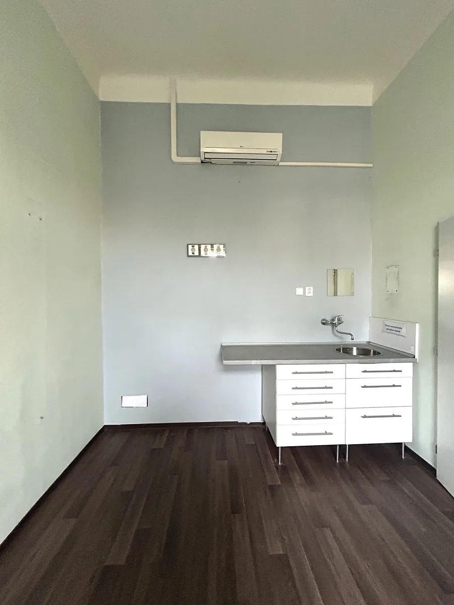 Pronájem obchodního prostoru 21 m²