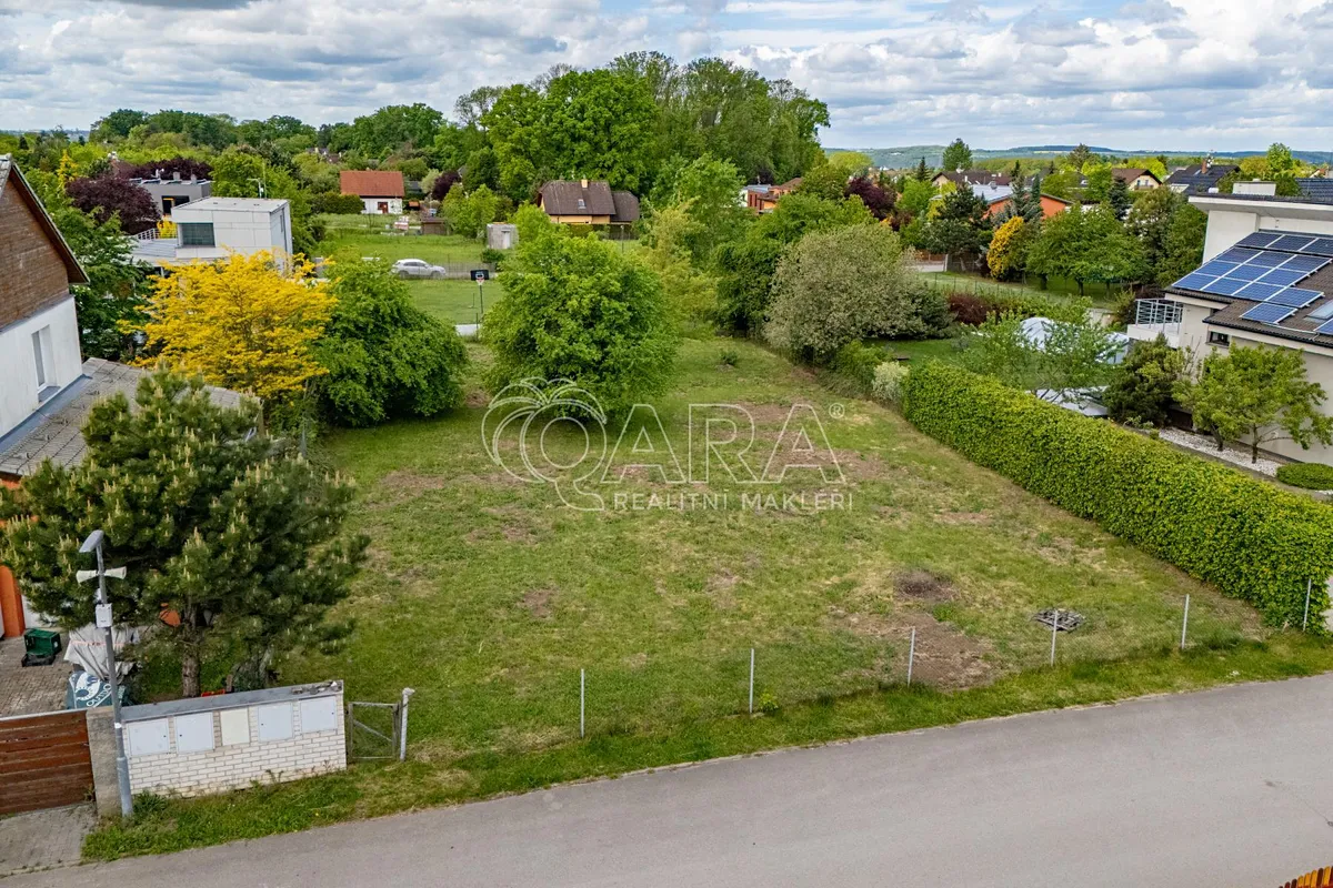 Prodej stavebního pozemku 850 m²