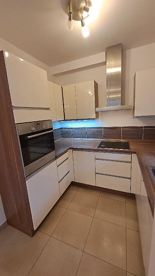 Pronájem bytu 2+kk 68 m² – fotografie 3
