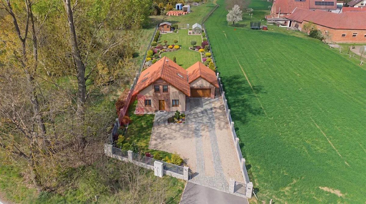 Prodej stavebního pozemku 3451 m²