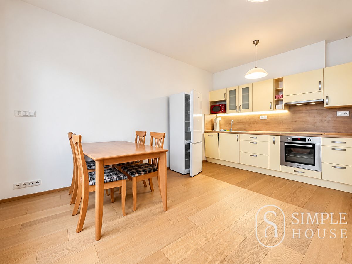 Pronájem bytu 2+kk 56 m² – fotografie 2