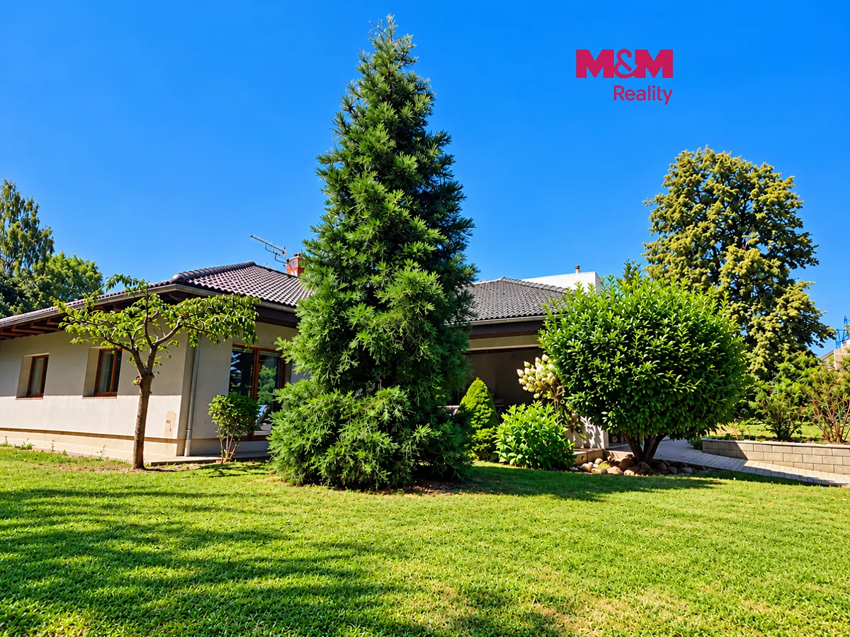 Prodej rodinného domu 200 m², pozemek 4353 m²