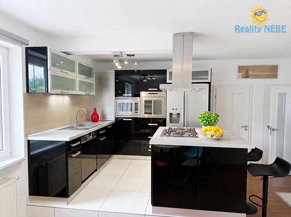 Pronájem bytu 3+kk 80 m²