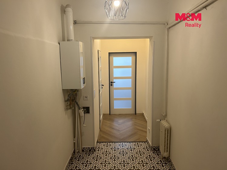 Pronájem bytu 2+kk, 45 m² (6 z 9)