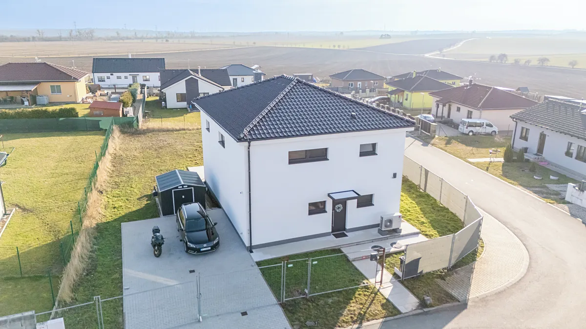 Prodej rodinného domu 178 m², pozemek 972 m²