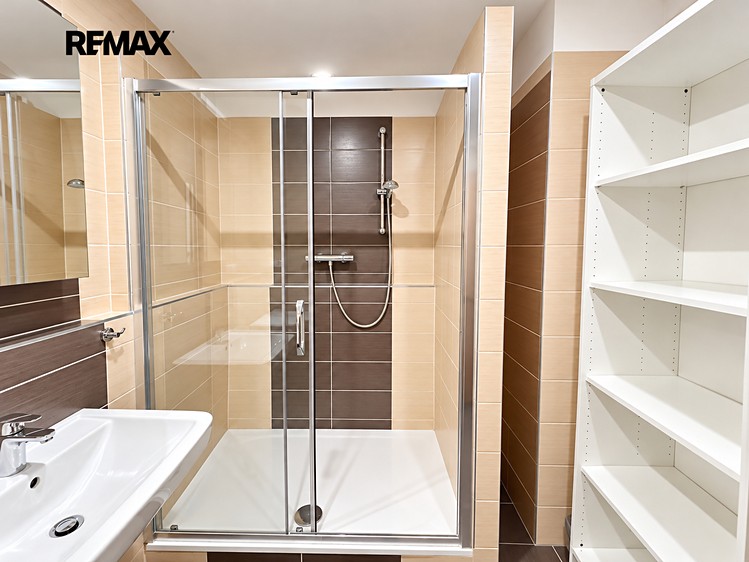 Pronájem bytu 2+kk, 53 m² (8 z 17)
