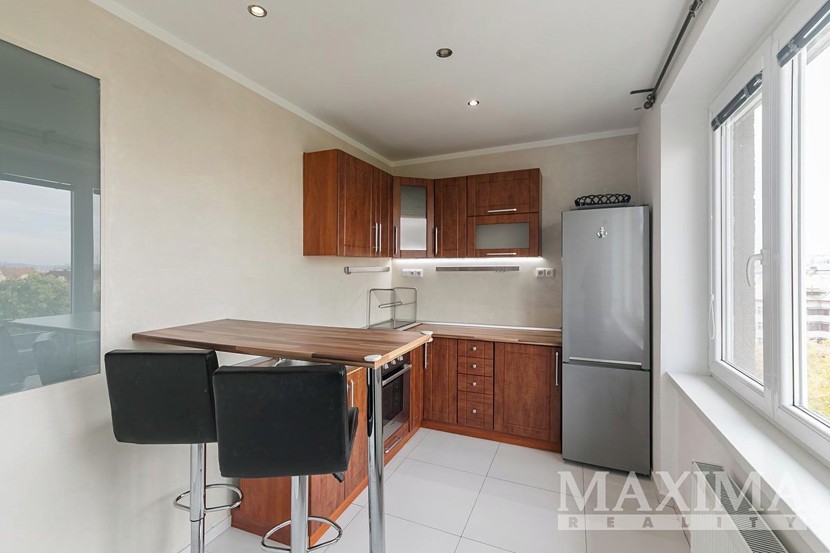 Pronájem bytu 1+kk 37 m² – fotografie 3