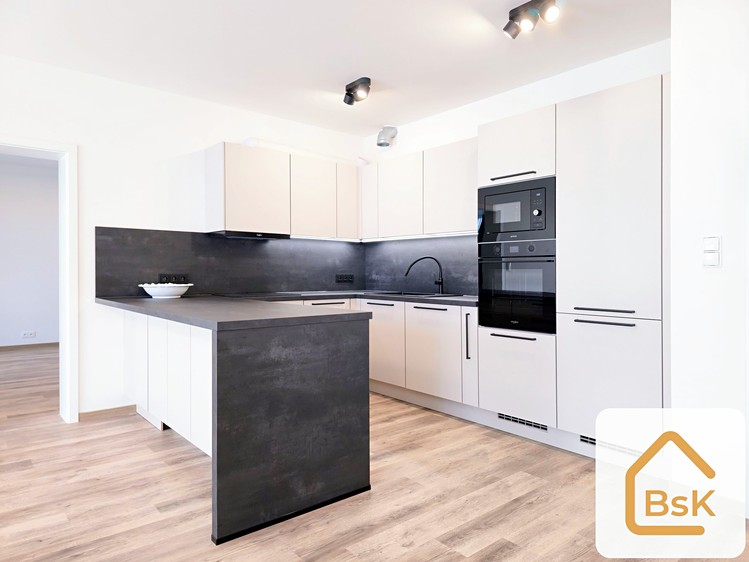 Pronájem bytu 3+kk, 98 m² (1 z 24)
