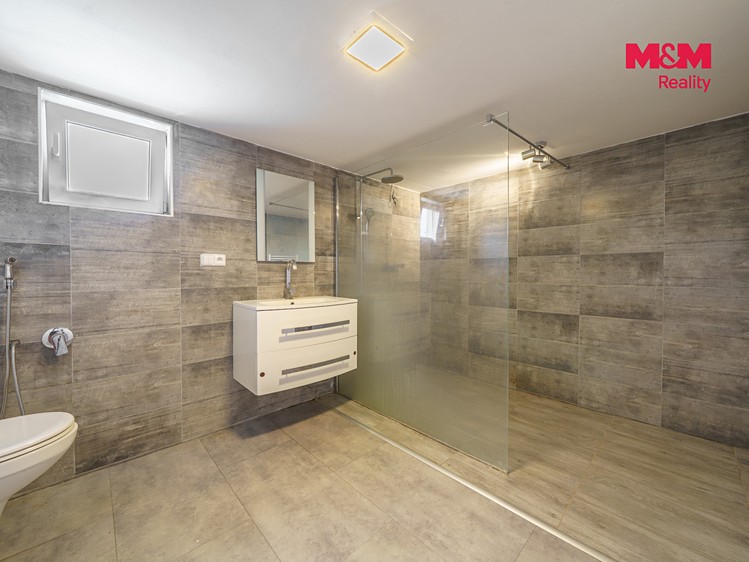 Prodej domu, 230 m² (18 z 28)