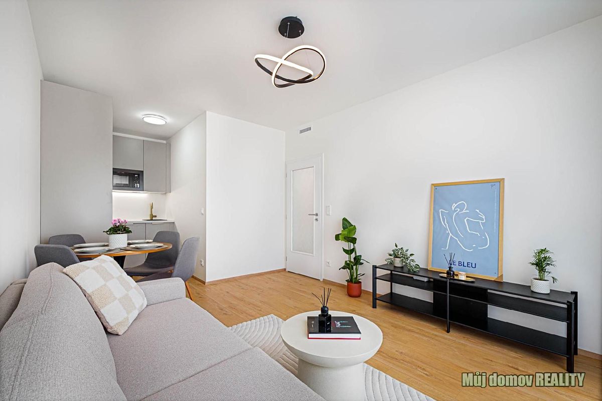 Pronájem bytu 2+kk 47 m² – fotografie 2