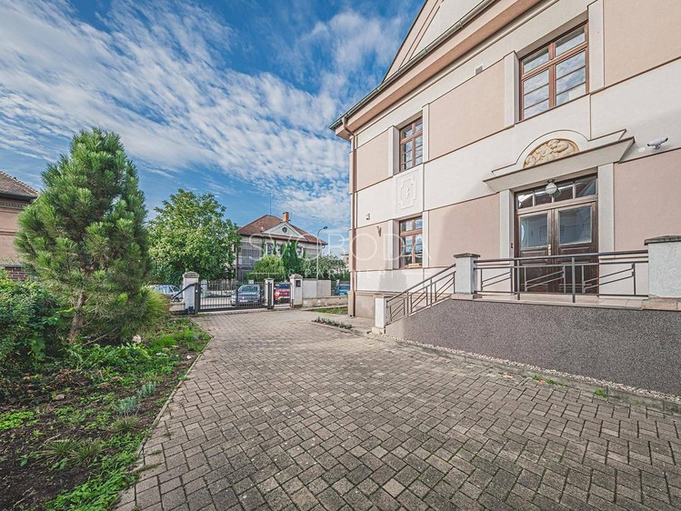 Квартира 3+kk в оренду, 94 м² (27 з 28)