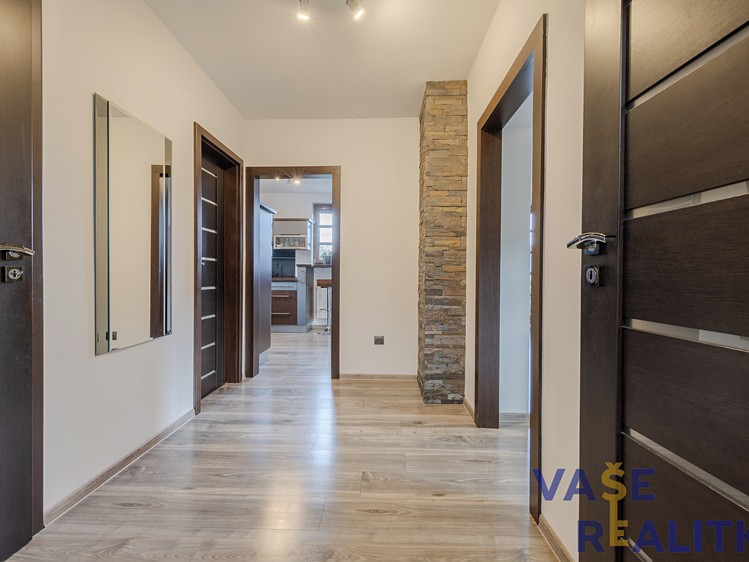 Будинок на продаж, 200 м² (10 з 37)
