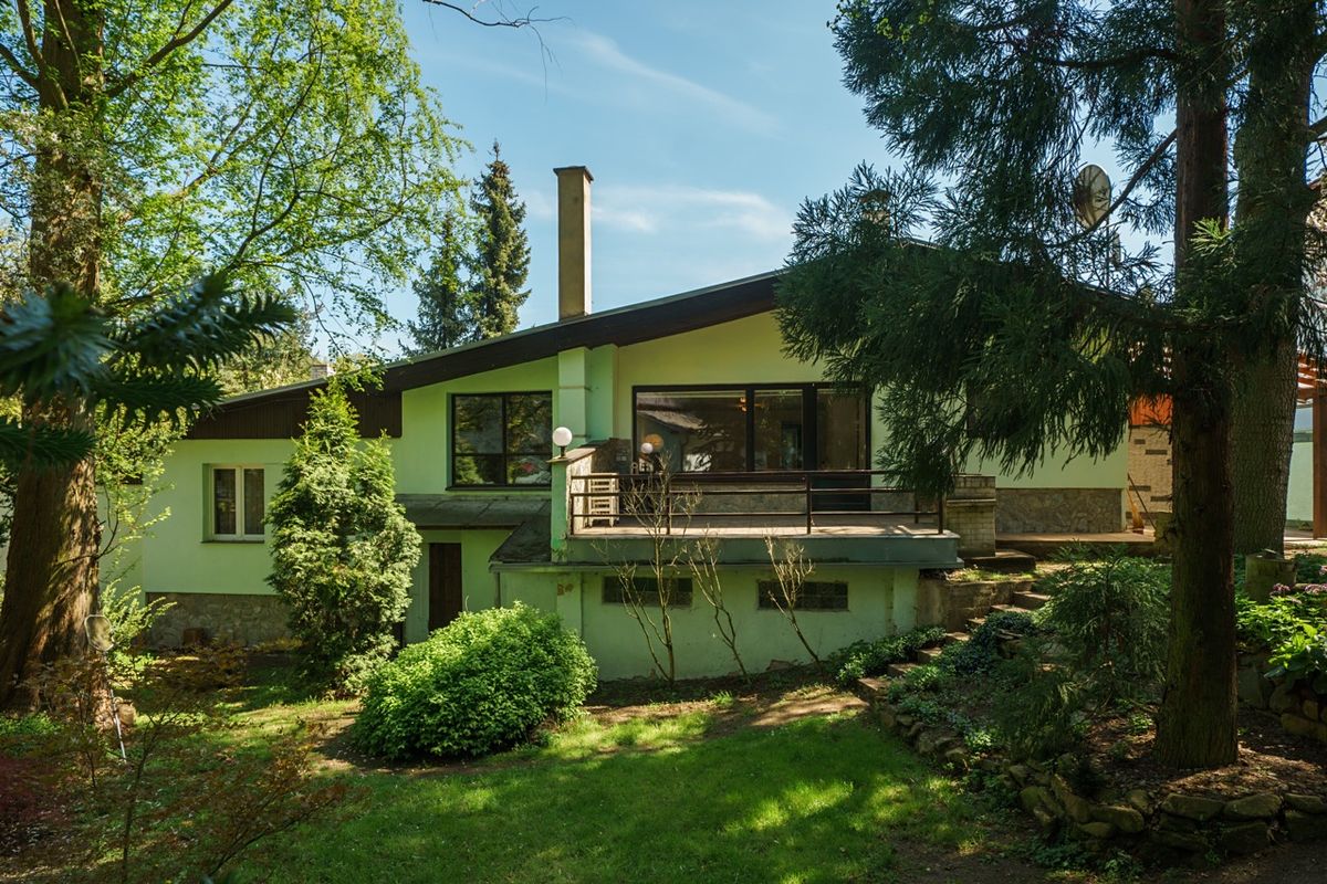 Prodej vícegeneračního domu 450 m², pozemek 1867 m², Dubí – fotka 1 z 3