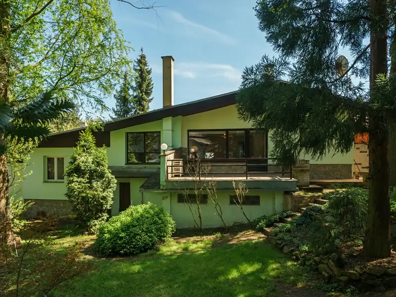 Prodej vícegeneračního domu 450 m², pozemek 1867 m², Dubí – náhled fotky 1